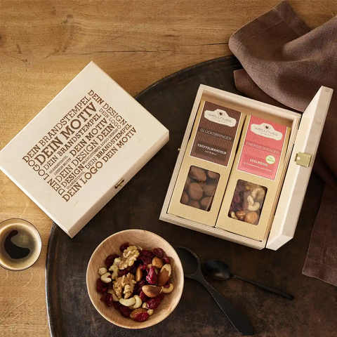 2 Premium Snacks in der Birkenholzbox