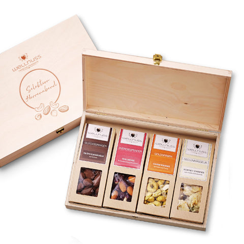 WELLNUSS Herrenabend Geschenk-Set mit 4 edlen Snacks in einer stilvollen Birkenholzbox. Perfekt für besondere Anlässe und moderne Männer.