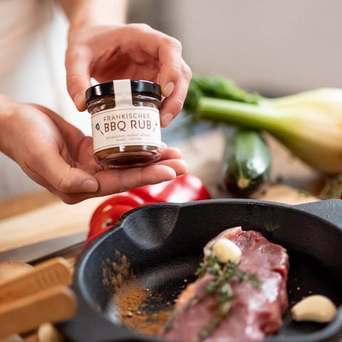 BBQ Geschenkset mit 4 Gourmetgewürzen für Grill-Fans - wellnuss Premium Präsente
