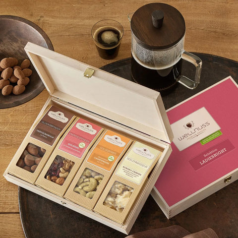 Geschenke für Frauen mit Nüssen und Schokolade