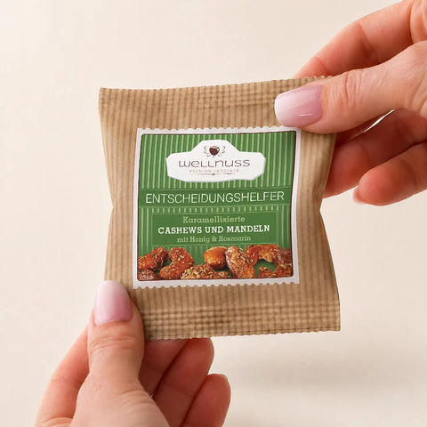 Mandeln und Cashews karamellisiert mit Honig und Rosmarin im Premium Flowpack