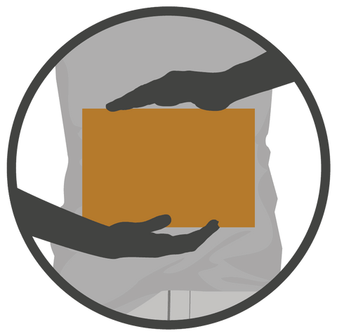 Symbolische Illustration für den Versand eines Pakets, zwei Hände übergeben eine orangefarbene Box.